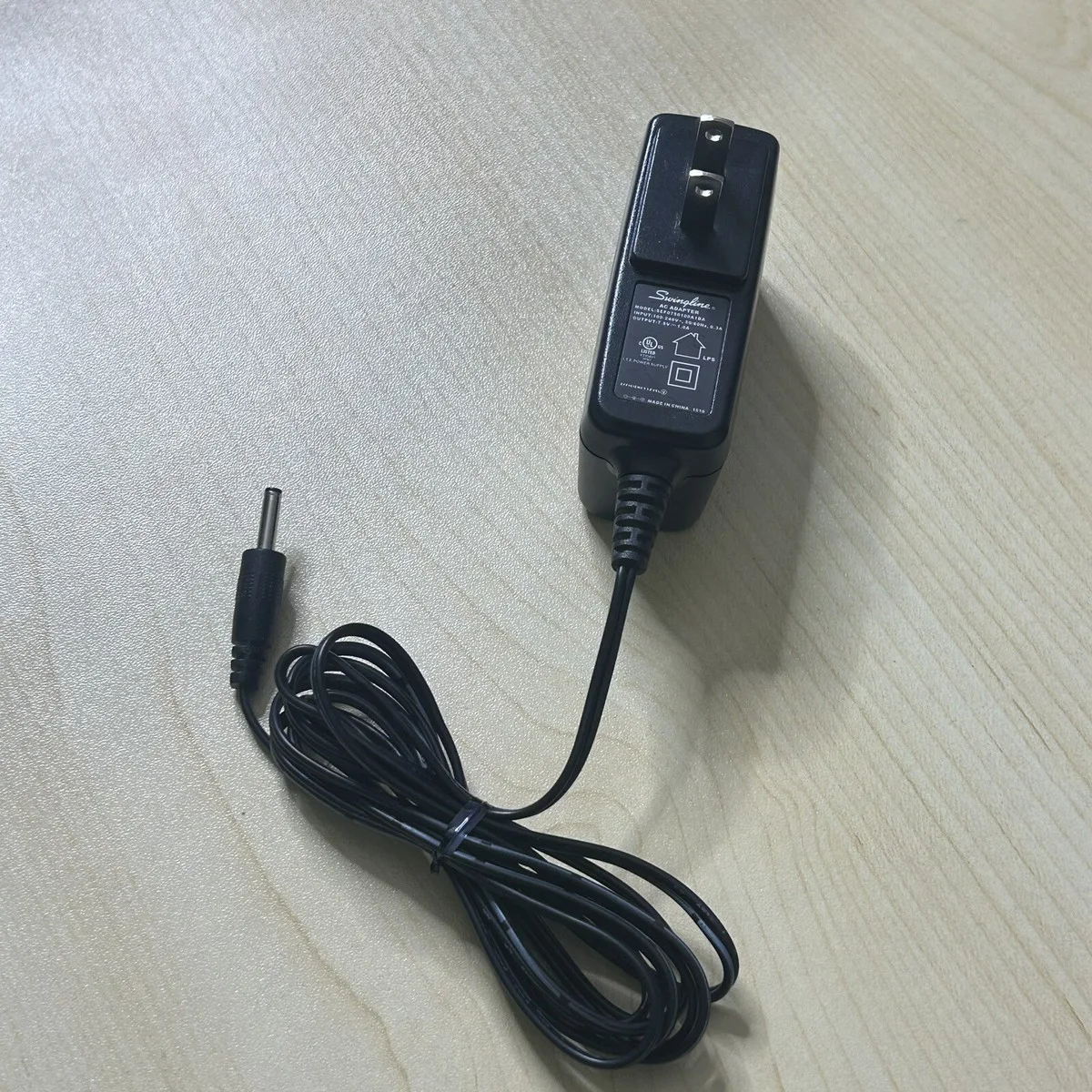 Adaptador AC Swingline SEF07501000A1BA 7.5V 1A