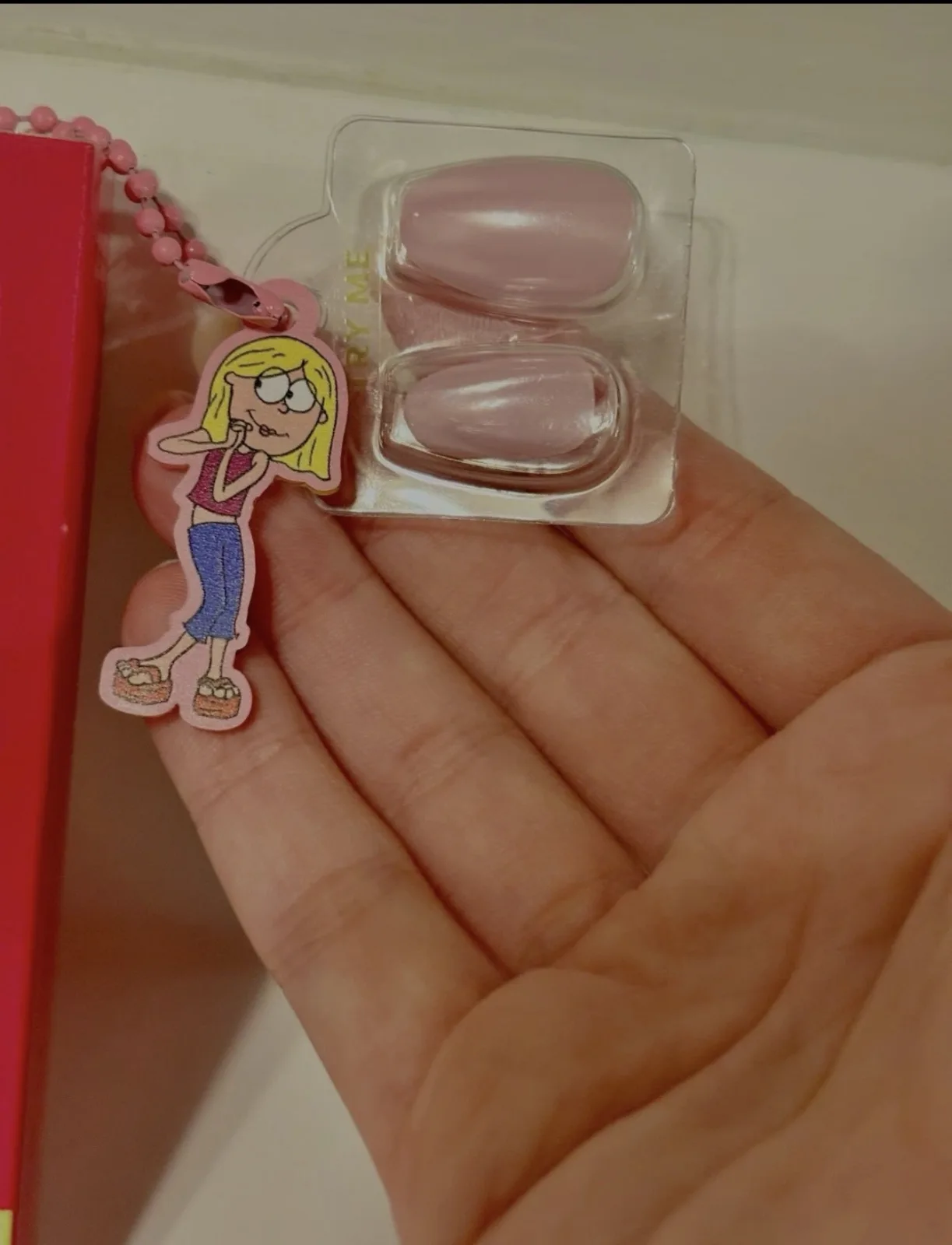 Uñas 💅🏻 postizas de la marca Lizzie McGuire · foto 1