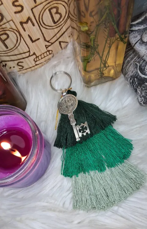 Llavero Mistico Llave San Benito Verde