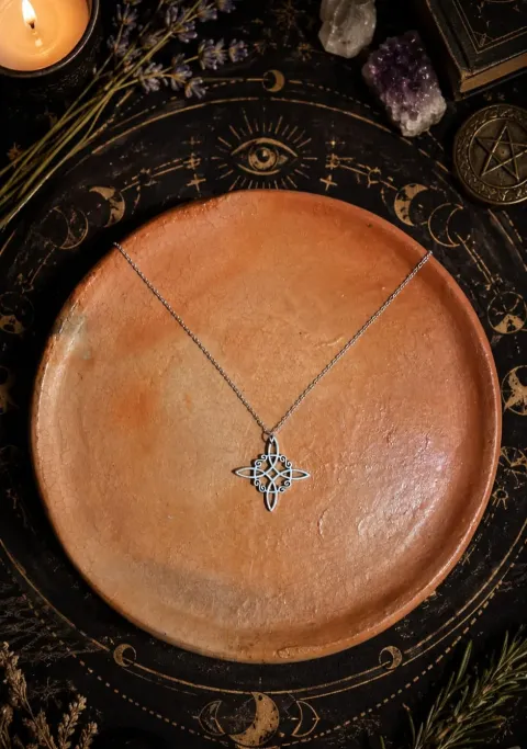 Cadena nudo de Bruja