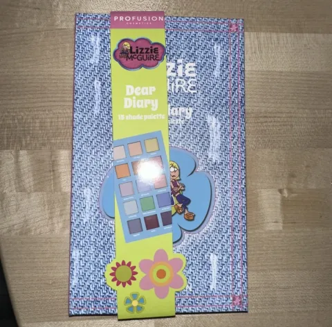 Paleta de sombras hermosas de la marca Lizzie McGuire