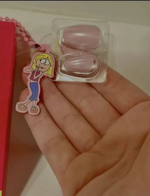 Uñas 💅🏻 postizas de la marca Lizzie McGuire